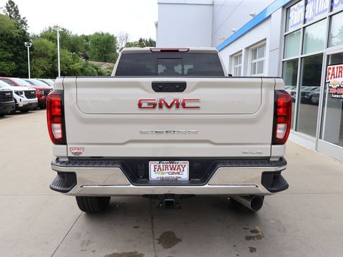 New 2026 GMC Sierra 2500 SLE w/ Max Trailering Package AWD/4WD image 9