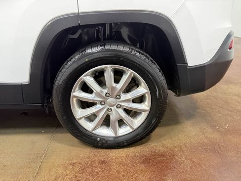 Used 2017 Jeep Cherokee Limited AWD/4WD image 88
