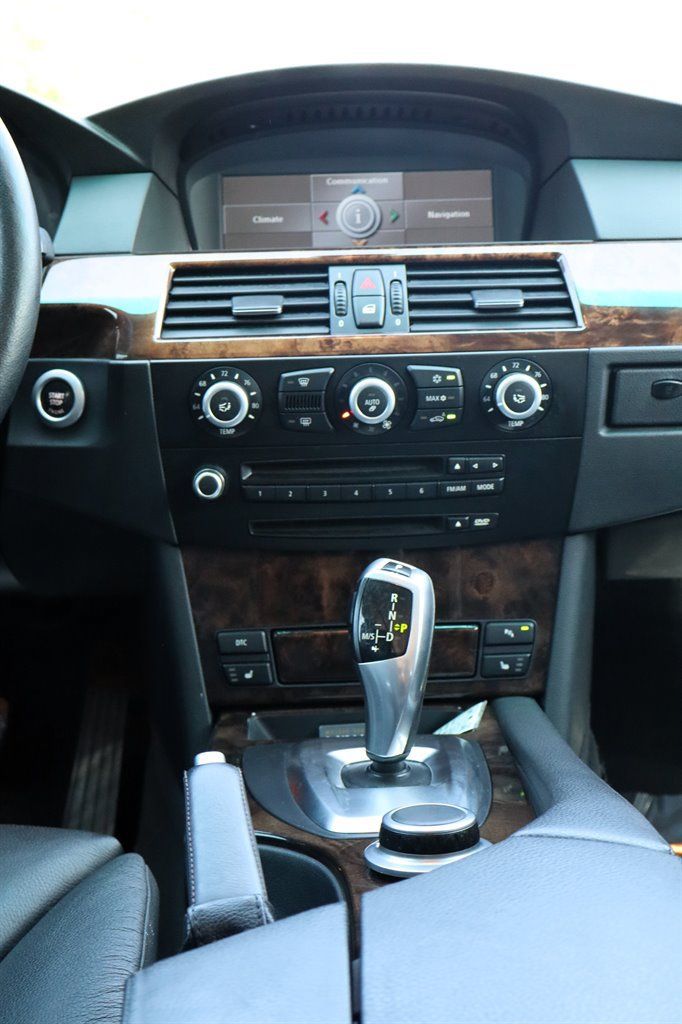 Used 2008 BMW 535xi Wagon AWD/4WD image 14