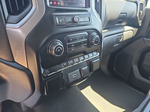 Used 2020 Chevrolet Silverado 1500 Custom w/ Custom Value Package image 9