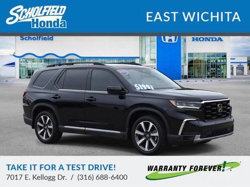Used 2025 Honda Pilot Elite image 1