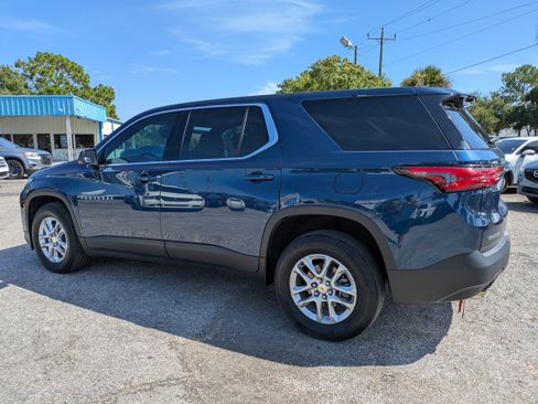 Used 2023 Chevrolet Traverse LS image 6