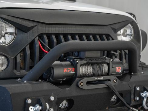 Used 2015 Jeep Wrangler Unlimited Rubicon w/ Connectivity Group image 9