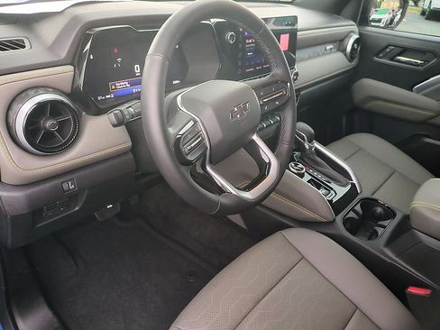 Used 2026 Chevrolet Colorado ZR2 w/ Technology Package AWD/4WD image 15