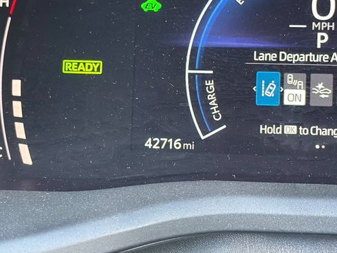 Used 2025 Toyota Camry SE FWD image 32