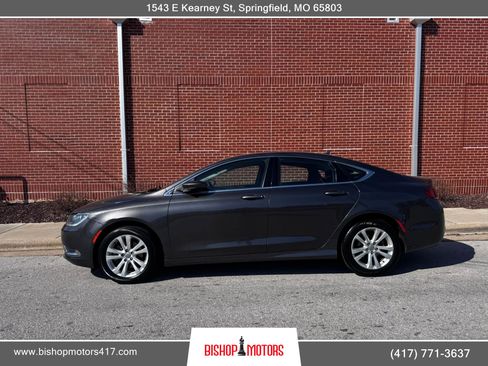 Used 2015 Chrysler 200 Limited w/ Convenience Group FWD image 2