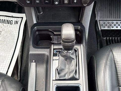 Used 2018 Toyota Tacoma TRD Off-Road image 18