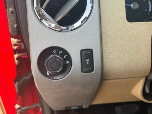 Used 2015 Ford F350 Lariat w/ Lariat Interior Package AWD/4WD image 24