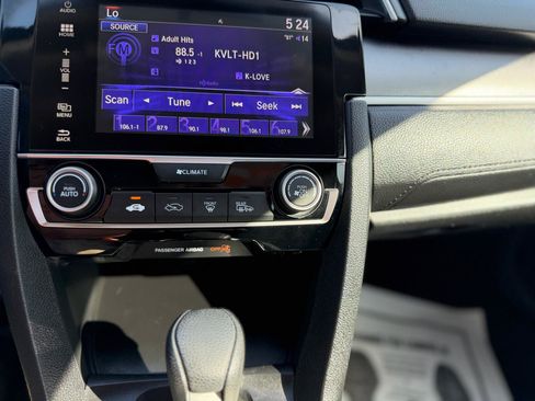 Used 2018 Honda Civic EX image 22