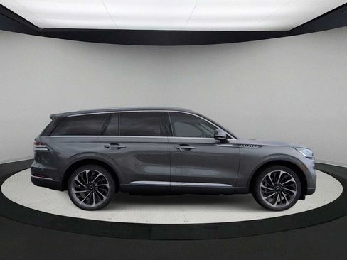 Used 2023 Lincoln Aviator Reserve w/ Equipment Group 201A AWD/4WD image 9