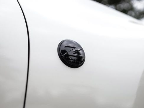 Used 2016 Nissan 370Z Touring RWD image 22