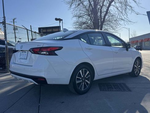 Used 2021 Nissan Versa SV image 5