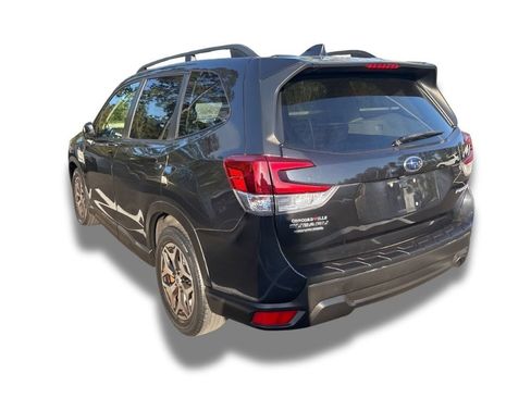 Used 2019 Subaru Forester Premium AWD/4WD image 3