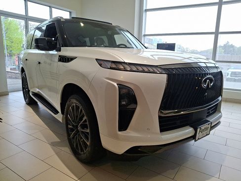 New 2026 INFINITI QX80 Autograph AWD/4WD image 2