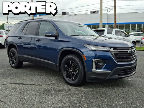 Certified 2023 Chevrolet Traverse LT FWD image 1