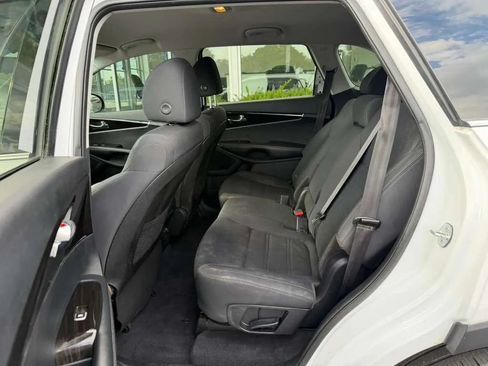Used 2020 Kia Sorento LX w/ LX I4 Convenience Package AWD/4WD image 11