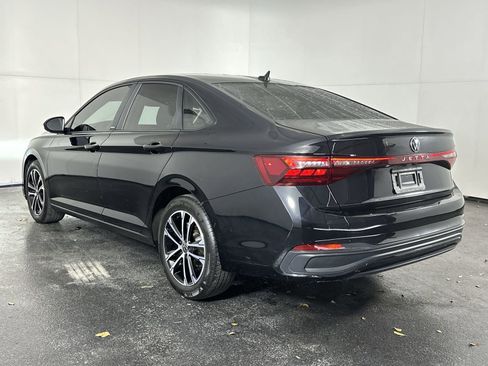 Used 2025 Volkswagen Jetta Sport image 6