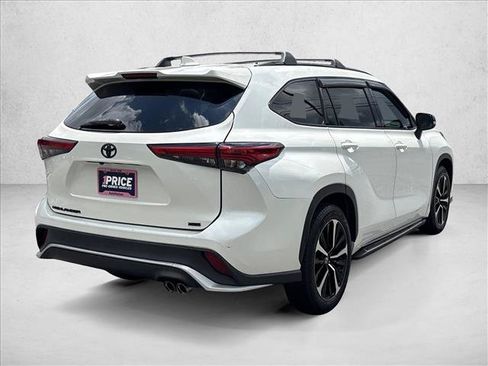 Used 2021 Toyota Highlander XSE FWD image 5