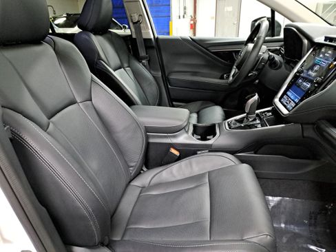 Used 2025 Subaru Outback Touring XT w/ Popular Package #2 AWD/4WD image 10