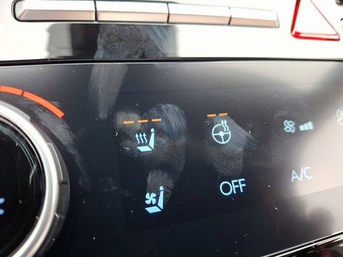 Used 2025 Hyundai Santa Fe Limited AWD/4WD image 17