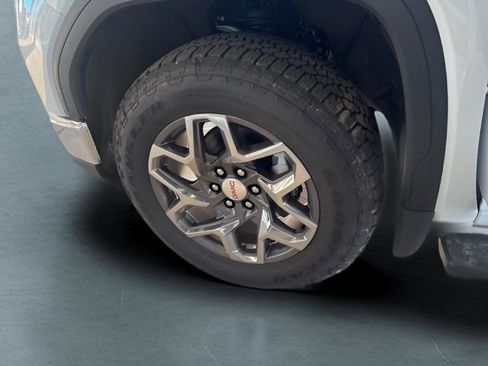 New 2026 GMC Sierra 1500 SLT image 19