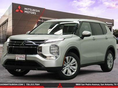 New 2026 Mitsubishi Outlander ES
