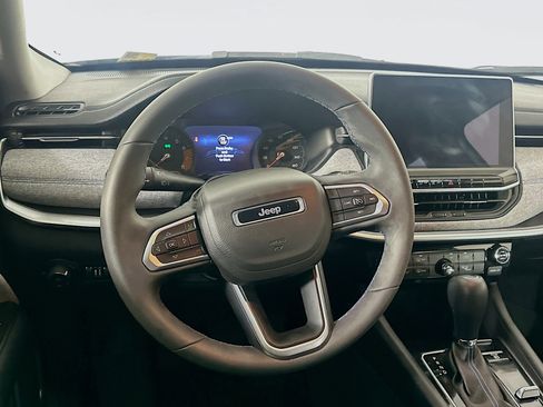 Used 2022 Jeep Compass Latitude image 18