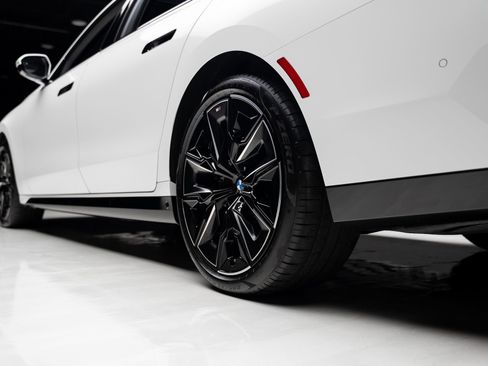 Used 2024 BMW 760i xDrive image 78