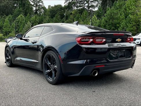Used 2022 Chevrolet Camaro LT RWD image 3