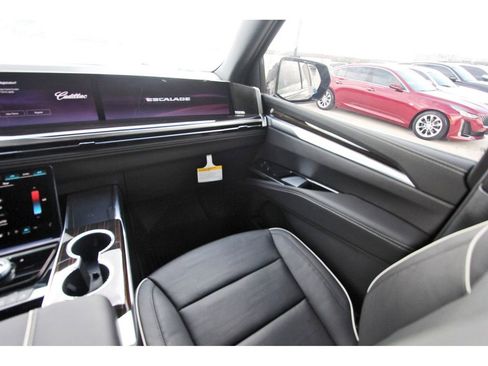 New 2026 Cadillac Escalade ESV Luxury image 10