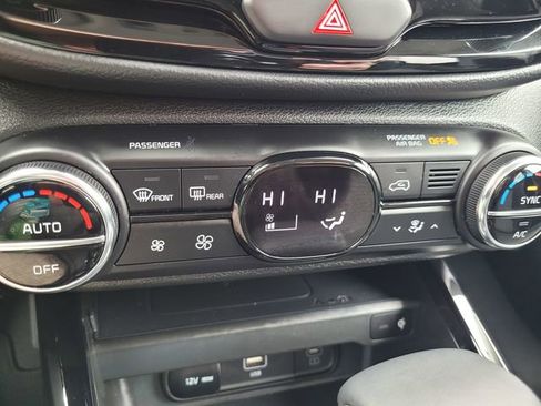 Used 2025 Kia Soul EX image 24