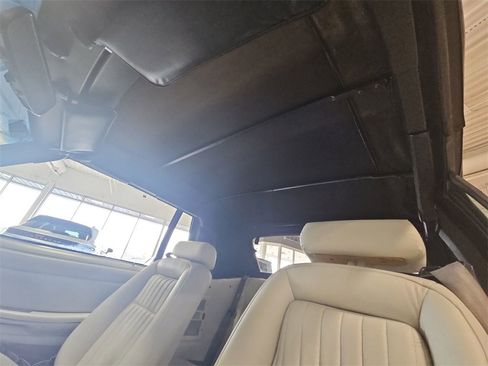 Used 1990 Ford Mustang LX image 16