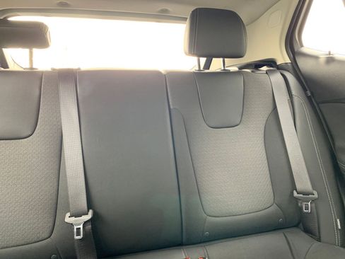 Used 2025 Buick Encore GX Preferred image 35