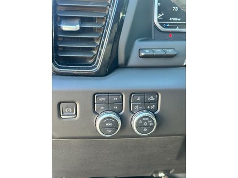 Used 2024 GMC Sierra 1500 AT4 w/ Technology Package image 10