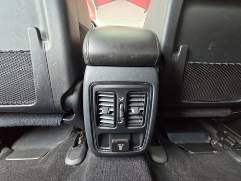 Used 2020 Jeep Grand Cherokee Altitude image 21