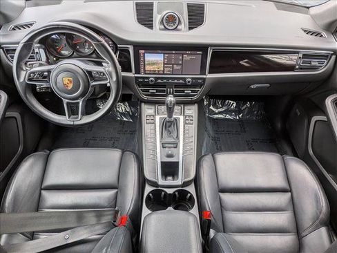 Used 2019 Porsche Macan image 18
