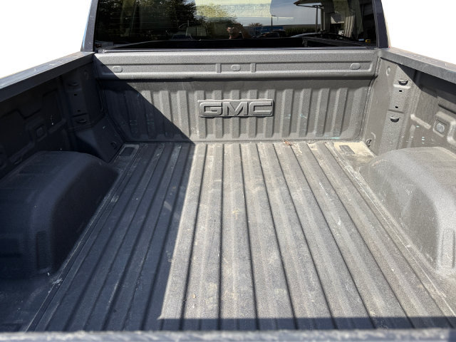 Used 2024 GMC Sierra 1500 Elevation w/ X31 Off-Road Package AWD/4WD image 18