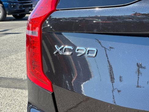 Used 2018 Volvo XC90 T6 Momentum w/ Convenience Package image 28