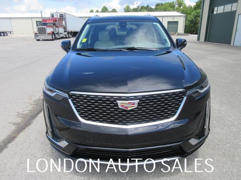 Used 2025 Cadillac XT6 Premium Luxury w/ Technology Package FWD image 9