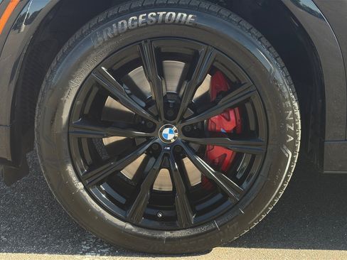 Used 2021 BMW X6 M50i w/ Dynamic Handling Package AWD/4WD image 11
