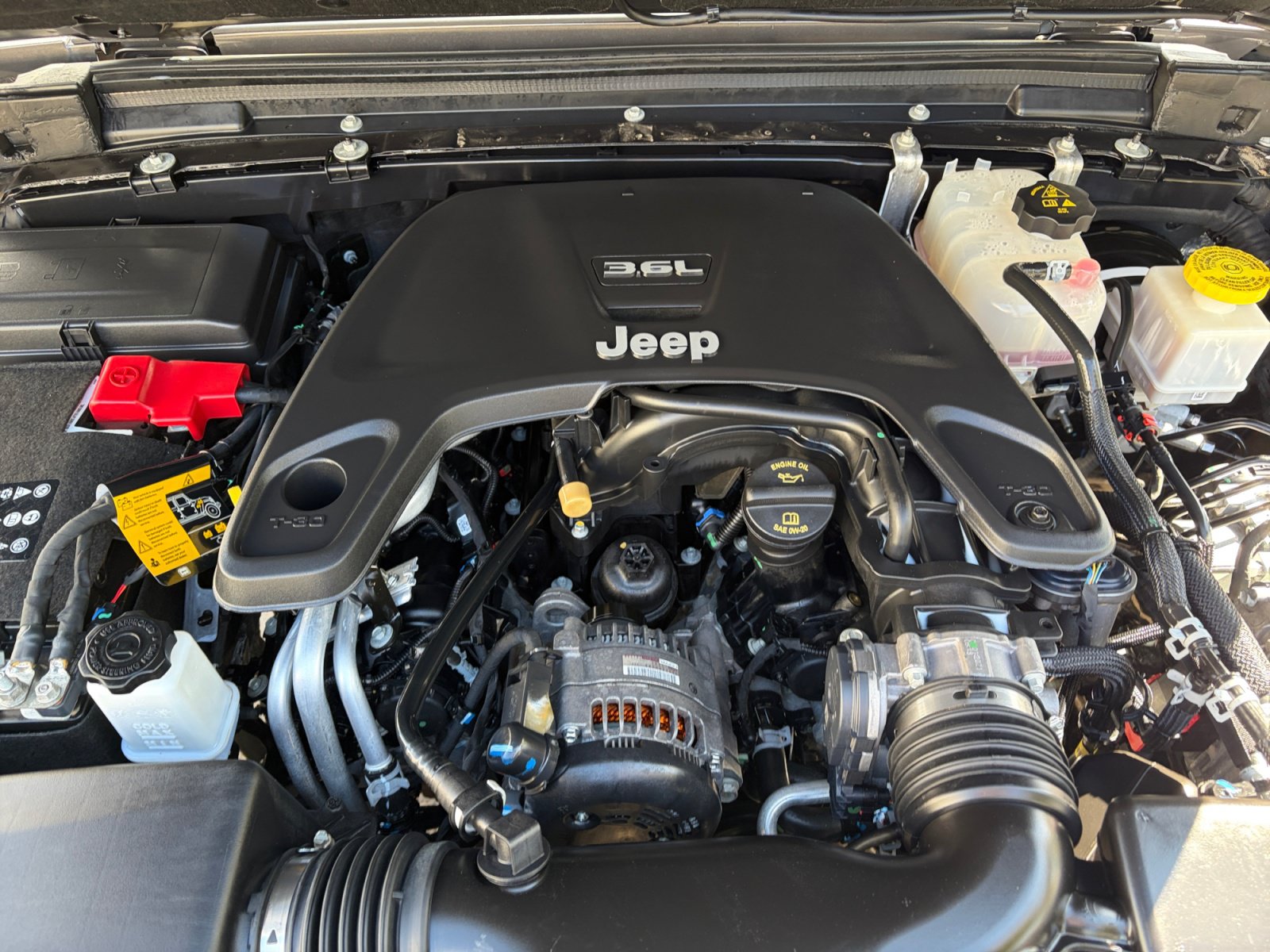 Used 2021 Jeep Gladiator Sport AWD/4WD image 11