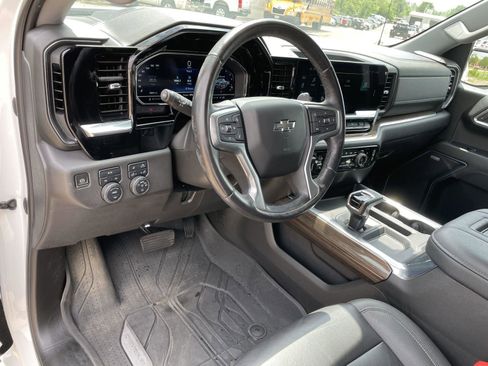 Used 2022 Chevrolet Silverado 1500 RST w/ Convenience Package II AWD/4WD image 13