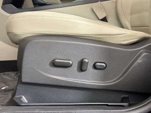 Used 2017 Ford Escape Titanium image 7