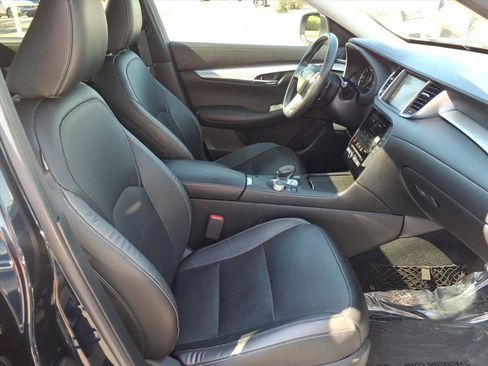 Used 2019 INFINITI QX50 Essential w/ Cargo Package image 10