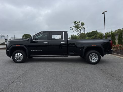 Used 2026 GMC Sierra 3500 Denali Ultimate AWD/4WD image 7