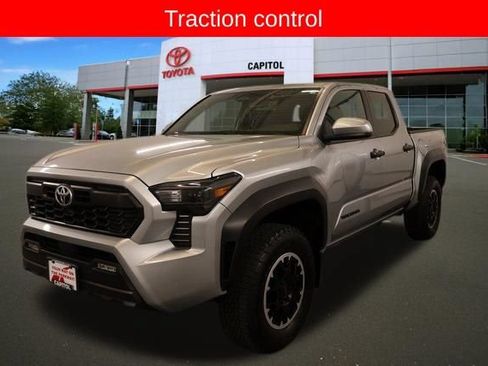 Certified 2024 Toyota Tacoma TRD Off-Road AWD/4WD image 7
