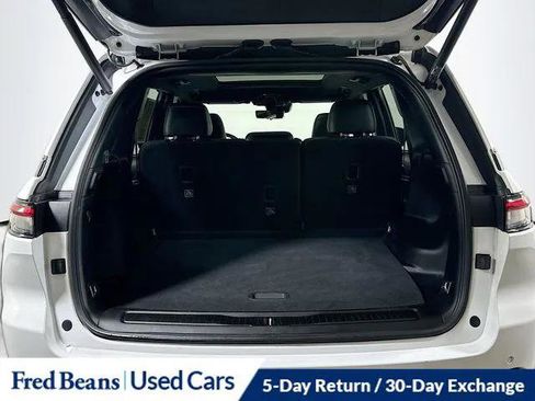 Certified 2024 Jeep Grand Cherokee Limited w/ Luxury Tech Group II image 28