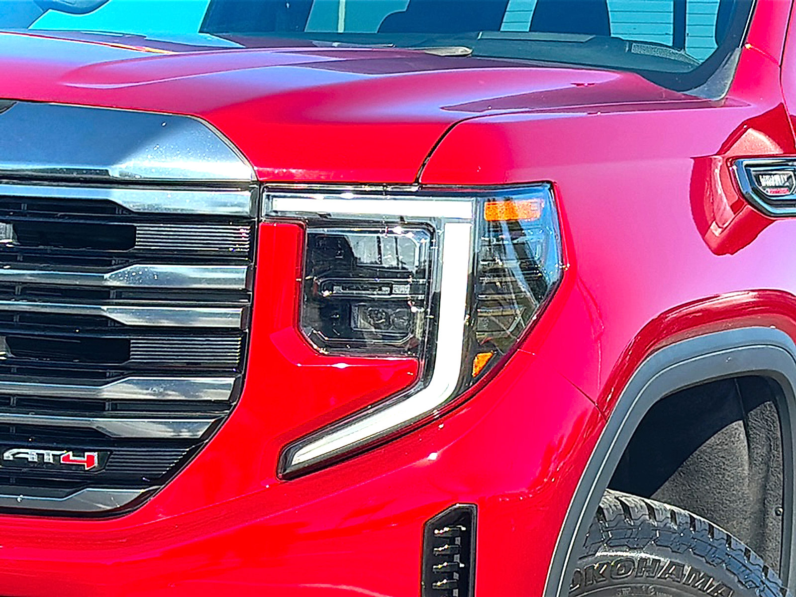 Used 2024 GMC Sierra 1500 AT4 w/ Technology Package AWD/4WD image 4