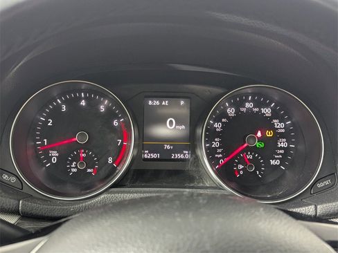 Used 2018 Volkswagen Passat 2.0T SEL Premium image 20