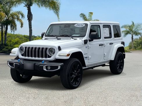 Used 2024 Jeep Wrangler Unlimited Sahara AWD/4WD image 2